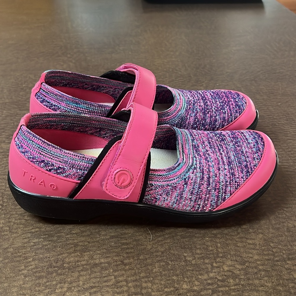 TRAQ by Alegria Pink Purple Mesh Qutie Mary Jane Athletic Shoes